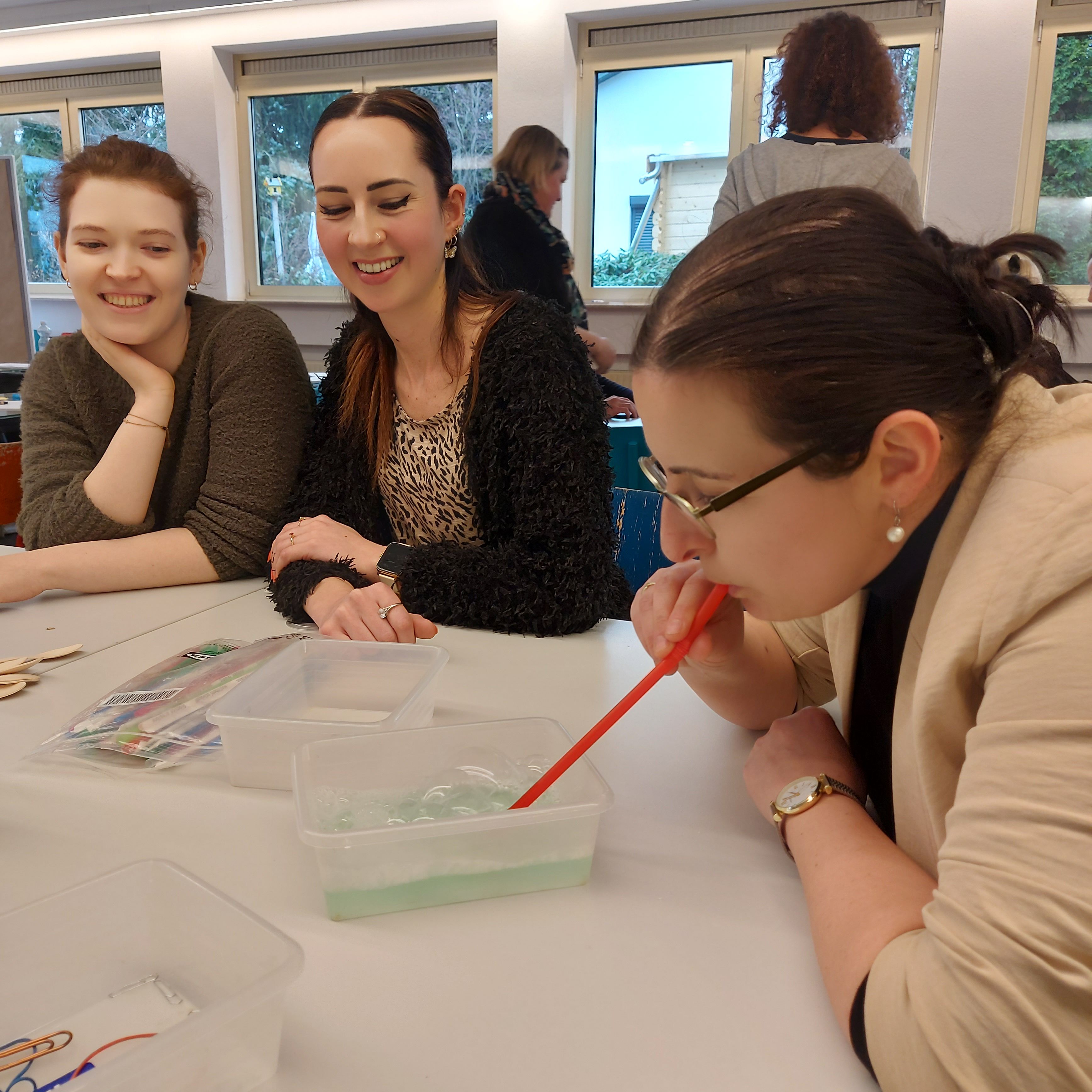 Lehrer bei einem Workshop im Tutorama