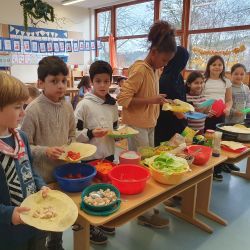 Kinder am Buffet