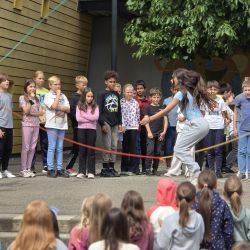 Kinder beim Seilspringen